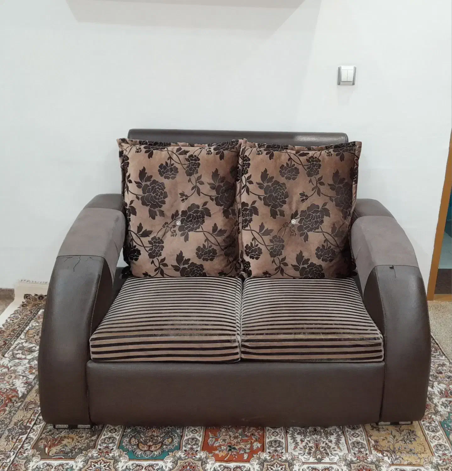 مبل راحتی ۷ نفره با جلومبلی|مبلمان خانگی و میز عسلی|بیرجند, |دیوار