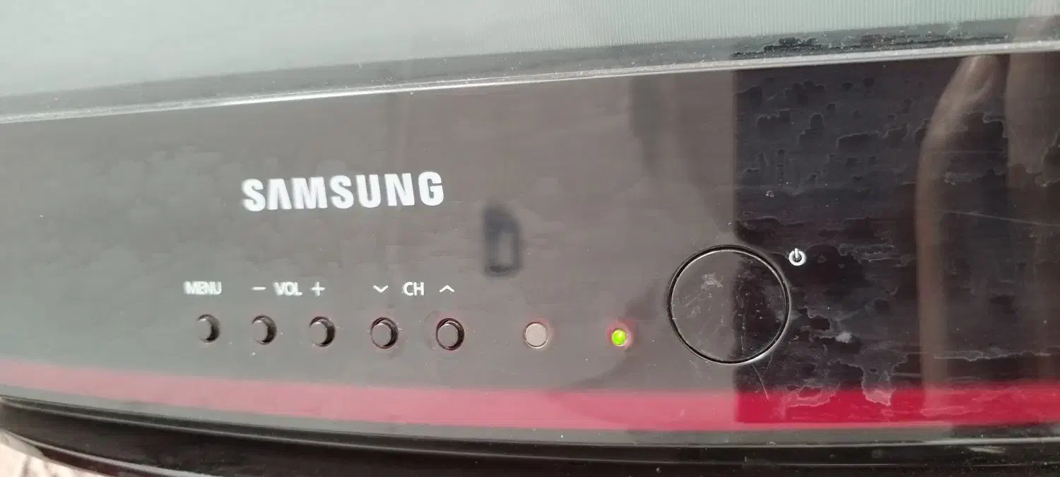 تلویزیون ۲۱ سامسونگ تمیز در حد نو|تلویزیون و پروژکتور|قم, چهل درخت‎|دیوار