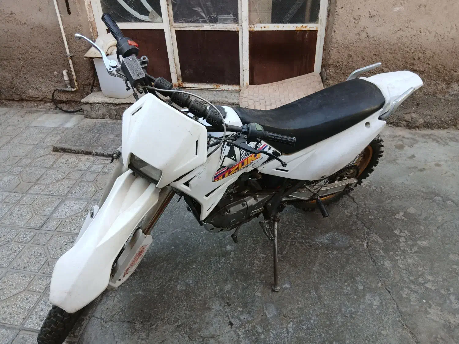 موتور روان ۲۰۰ سی‌سی سلامت|موتورسیکلت|آبگرم, |دیوار