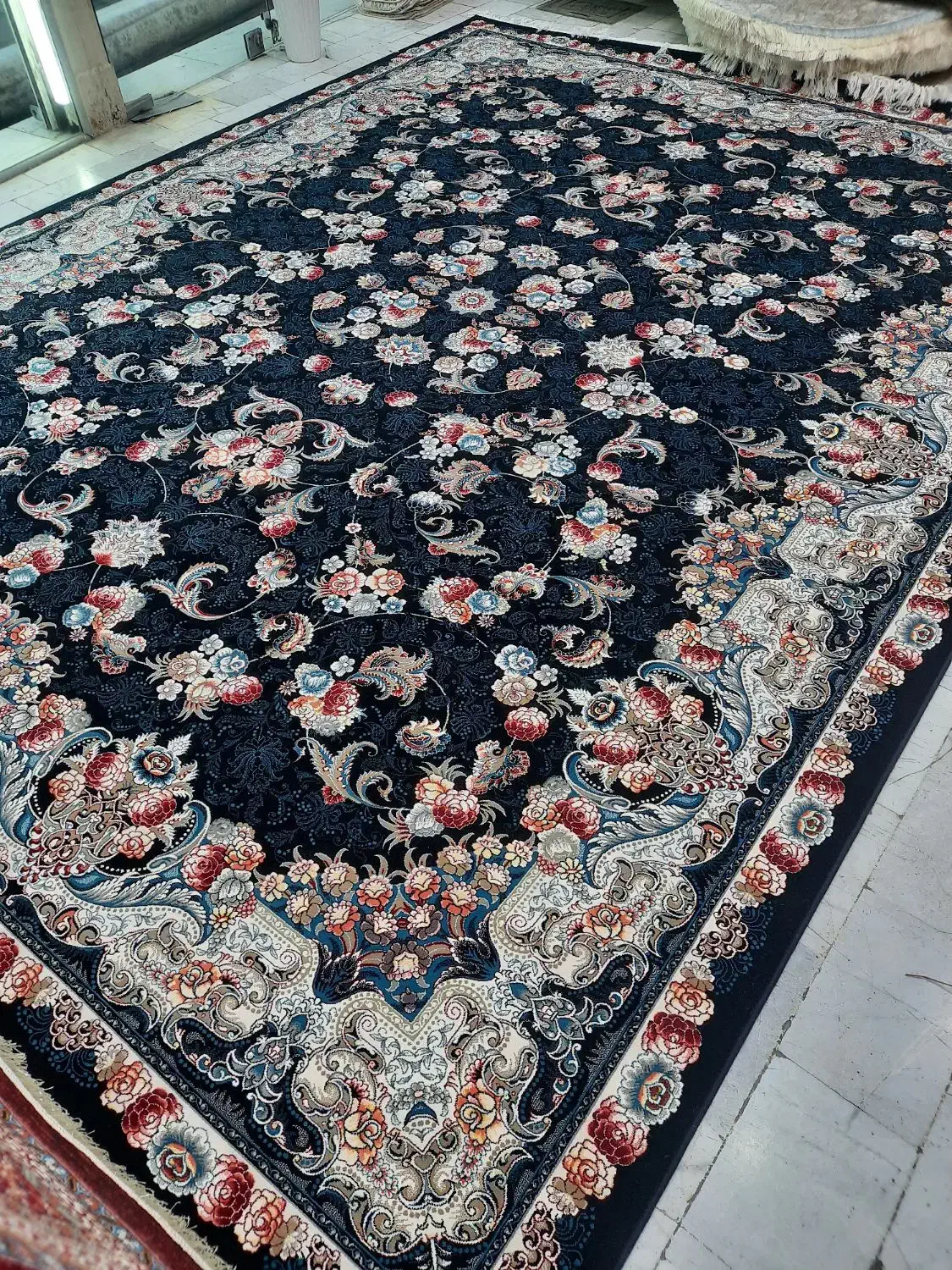 ۲تخته ۱۲متری۷۰۰شانه اورجینال۲۵۵۰نخ اکریلیک پخش فرش|فرش|مشکین‌دشت, |دیوار