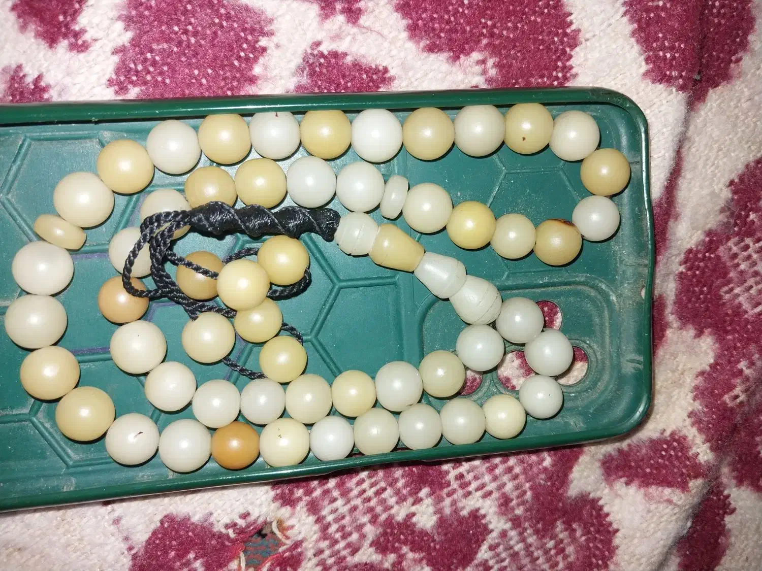 تسبیح|جواهرات|هرسین, |دیوار