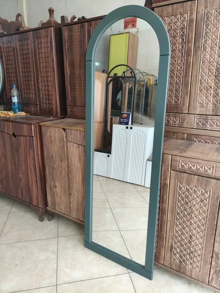 اینه قدی|آینه|میانه, |دیوار