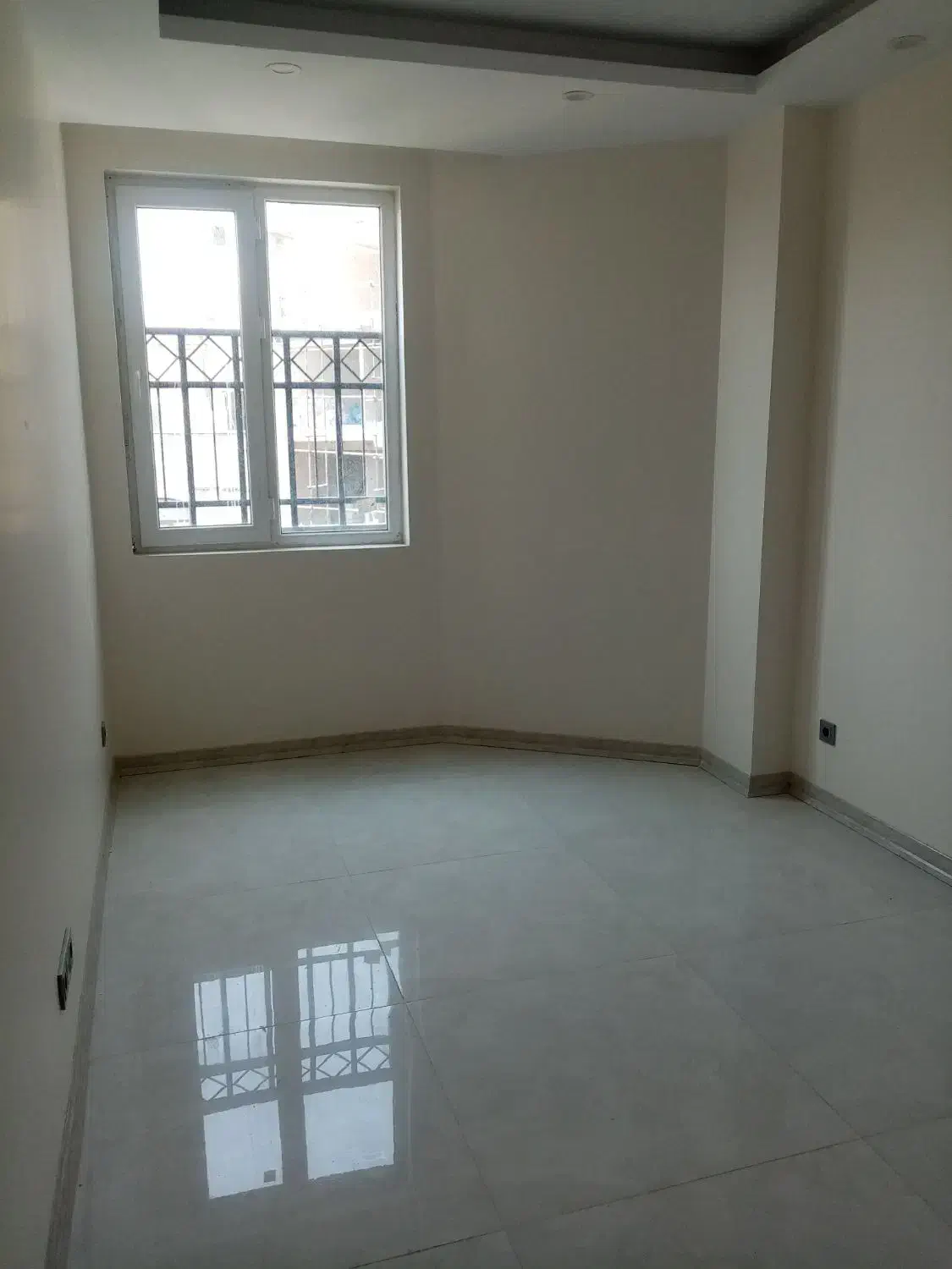 104 متر نوساز ستارخان توحید دو کله نورگیر خوب