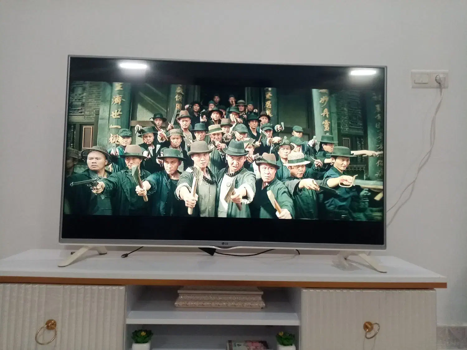 50اینچ ال جی|تلویزیون و پروژکتور|مشهد, انقلاب|دیوار