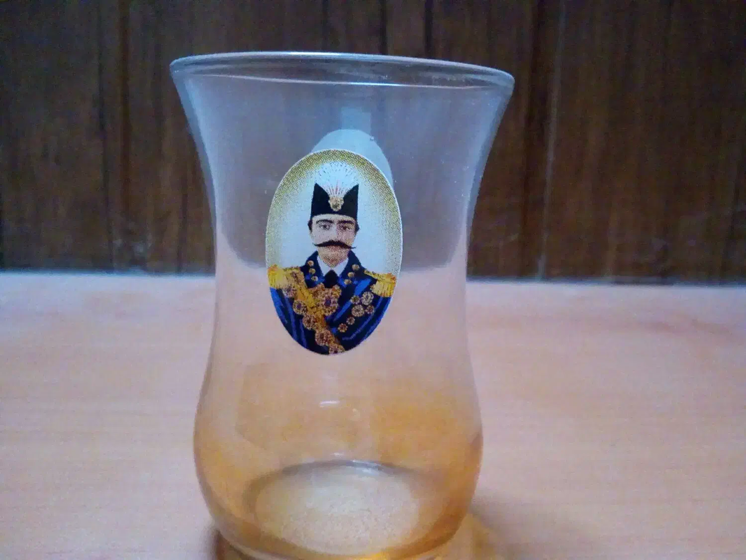 استکان قدیمی ( کلکسیونی ) . ۱۵۰ ساله|کلکسیون اشیاء عتیقه|شاندیز, |دیوار