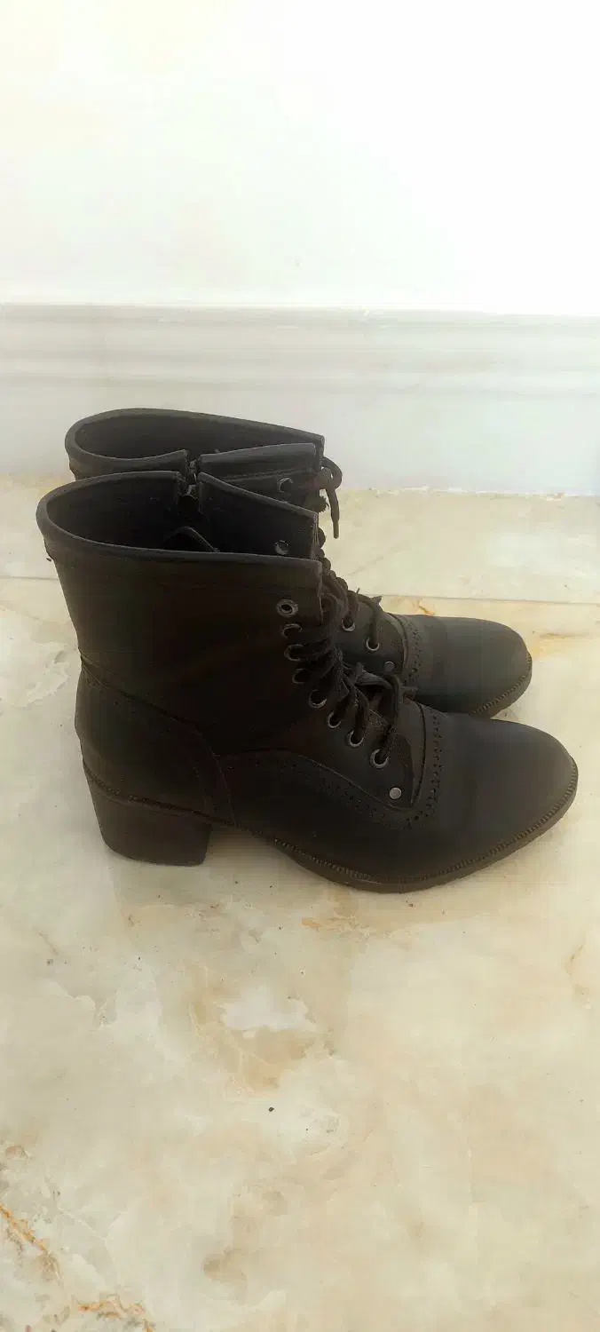 نیم بوت دخترانه شیک وسالم و جنس عالی و باکیفیت|کیف، کفش، کمربند|دورود, |دیوار