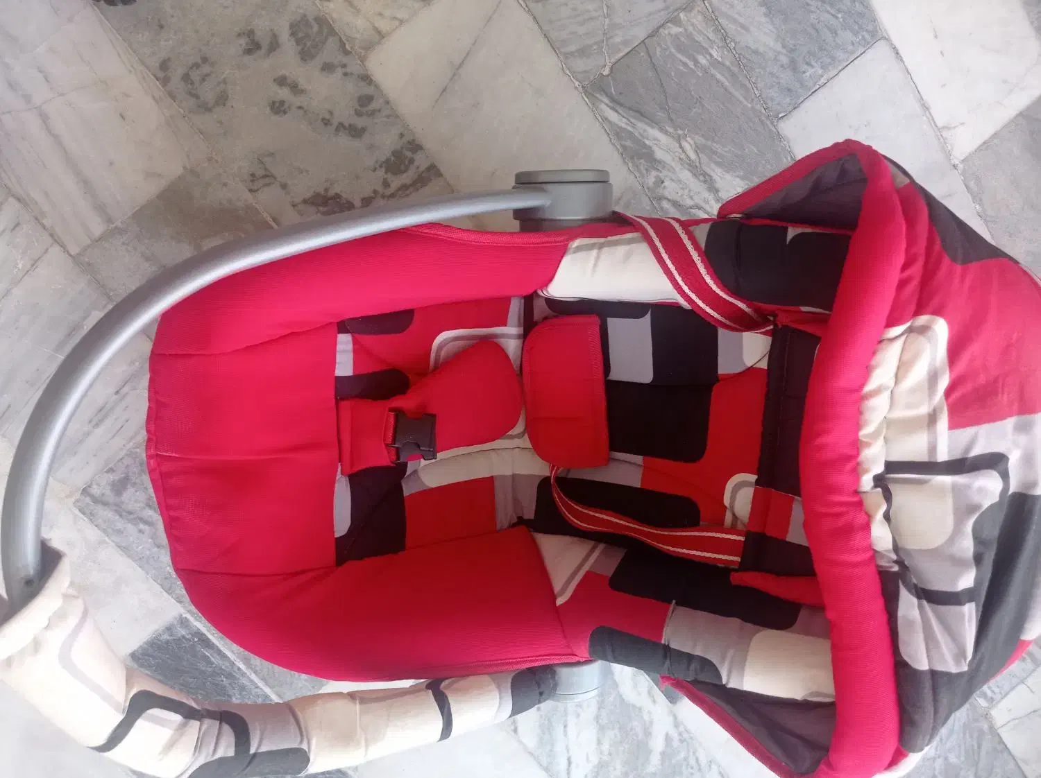 کریر|کالسکه و لوازم جانبی|بروجرد, |دیوار