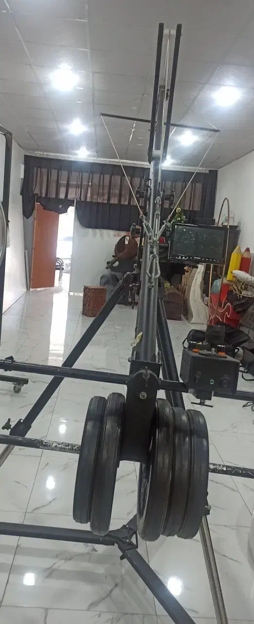 کرین فیلمبرداری|دوربین عکاسی و فیلم‌برداری|نقده, |دیوار