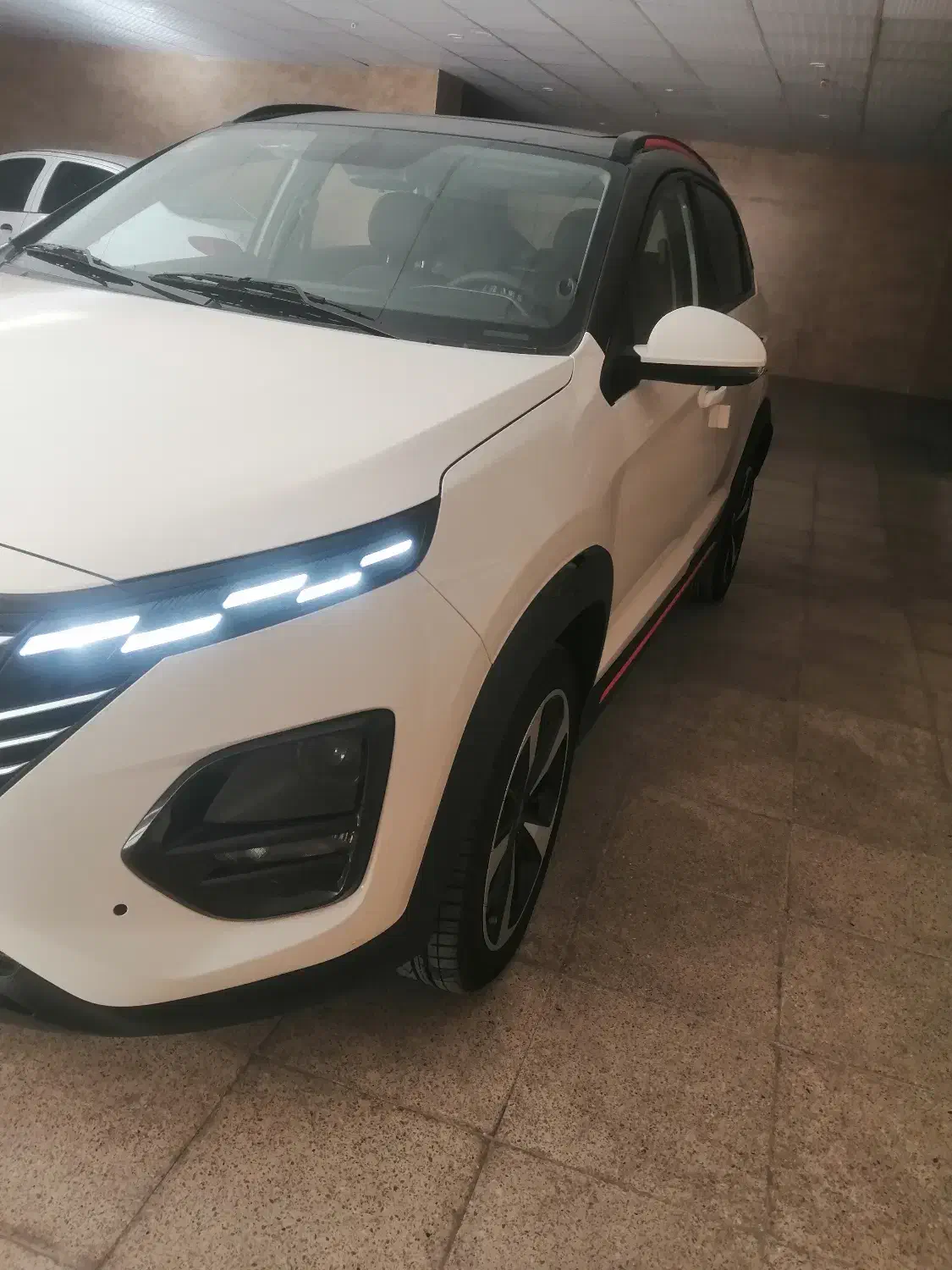 فروش x33 اتوماتیک سفید|خودرو سواری و وانت|شیراز, کاراندیش|دیوار