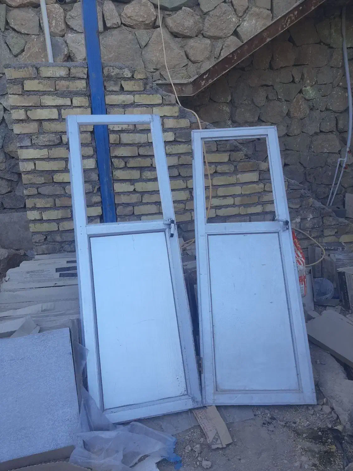 در های المنیوم در حد نو|مصالح و تجهیزات ساختمان|ساوه, |دیوار