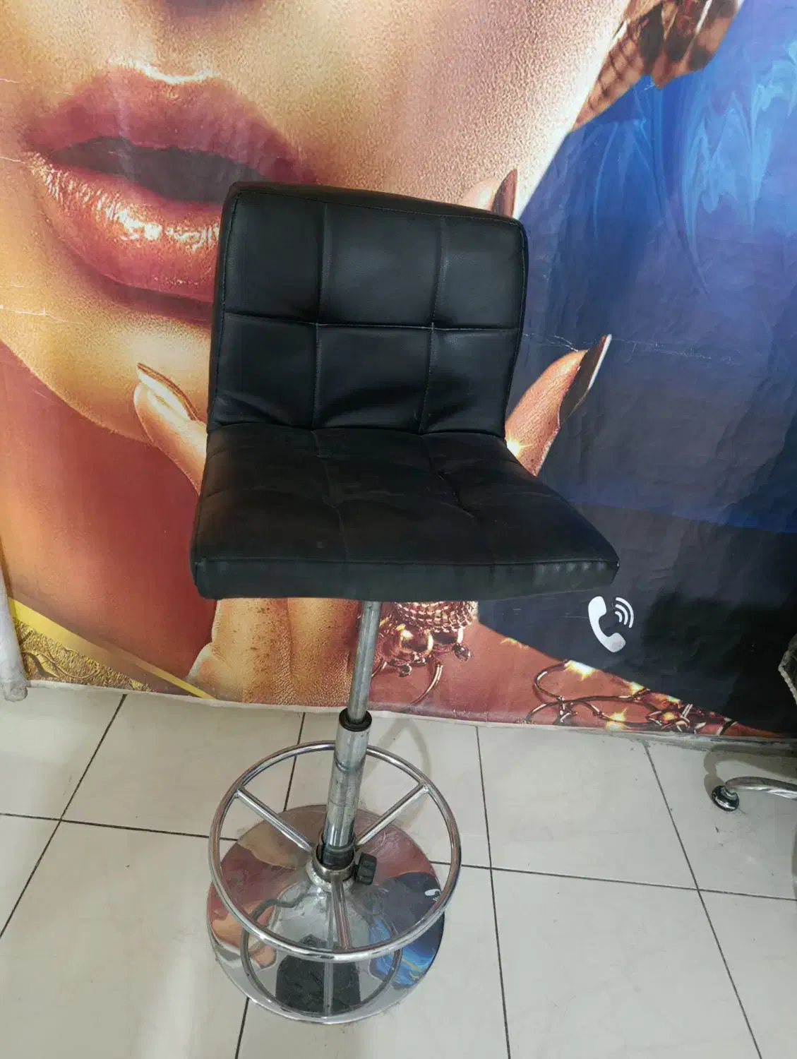 صندلی اپن|صندلی و نیمکت|شیراز, سینما سعدی|دیوار