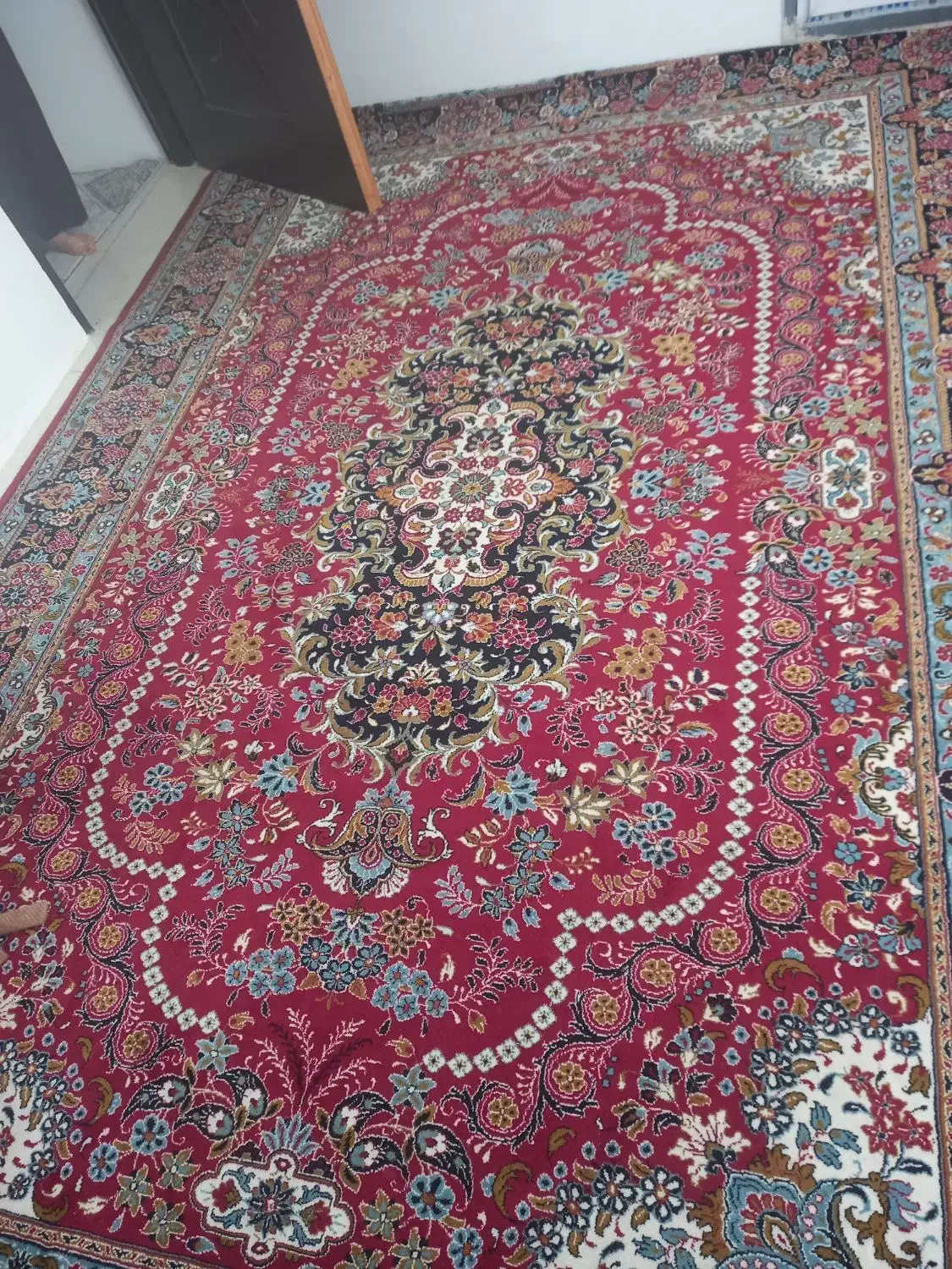 فرش ۹ مترس سالم و یک عدد تابلو|فرش|اسلام‌‌آباد غرب, |دیوار