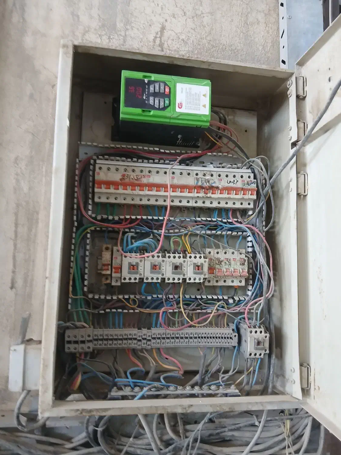 سیم کشی ساختمان ورفع اتصالی برق|خدمات پیشه و مهارت|مشهد, تبادکان|دیوار