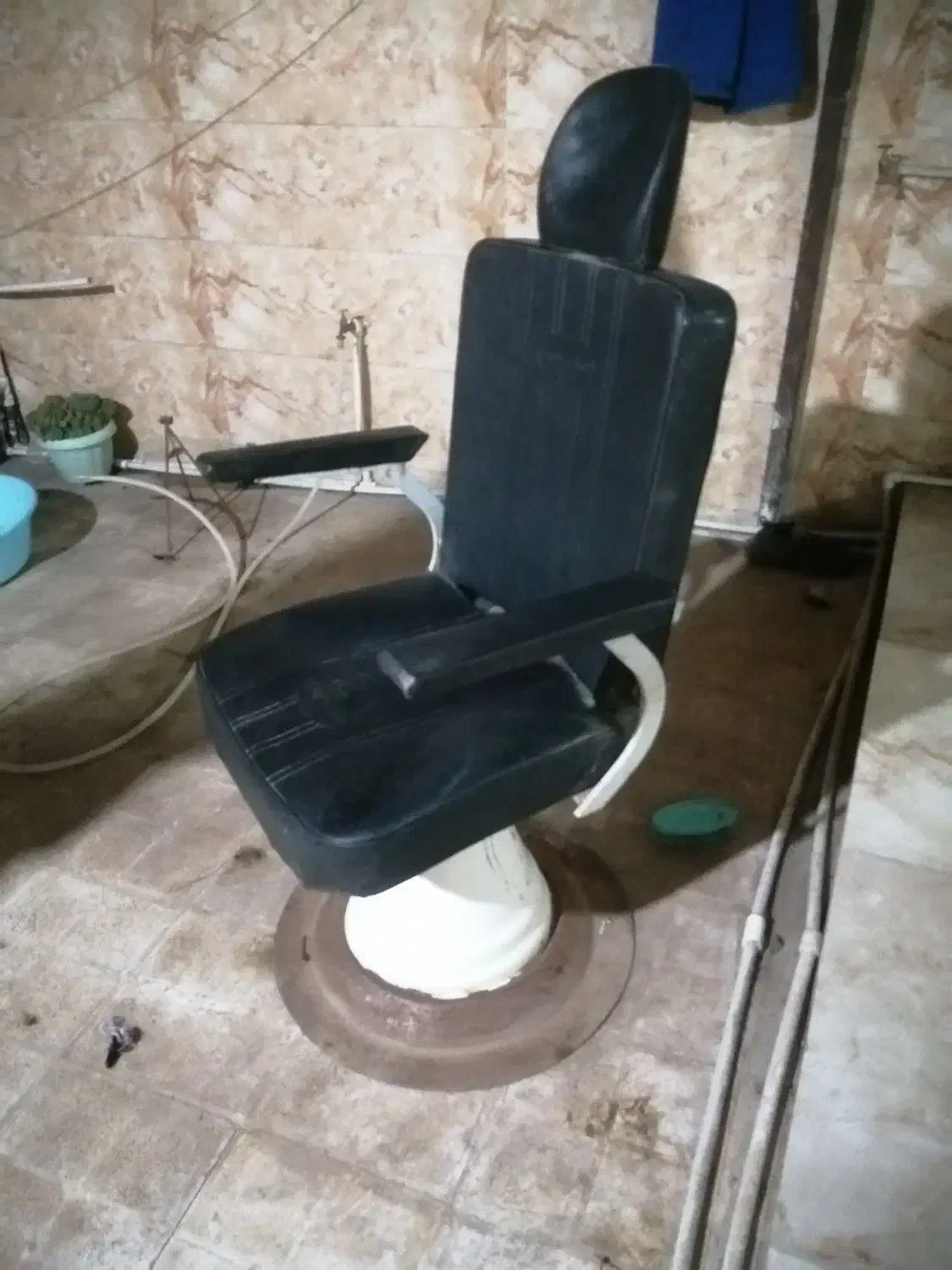 صندلی ارایشگاه|آرایشگاه و سالن‌های زیبایی|سرخنکلاته, |دیوار