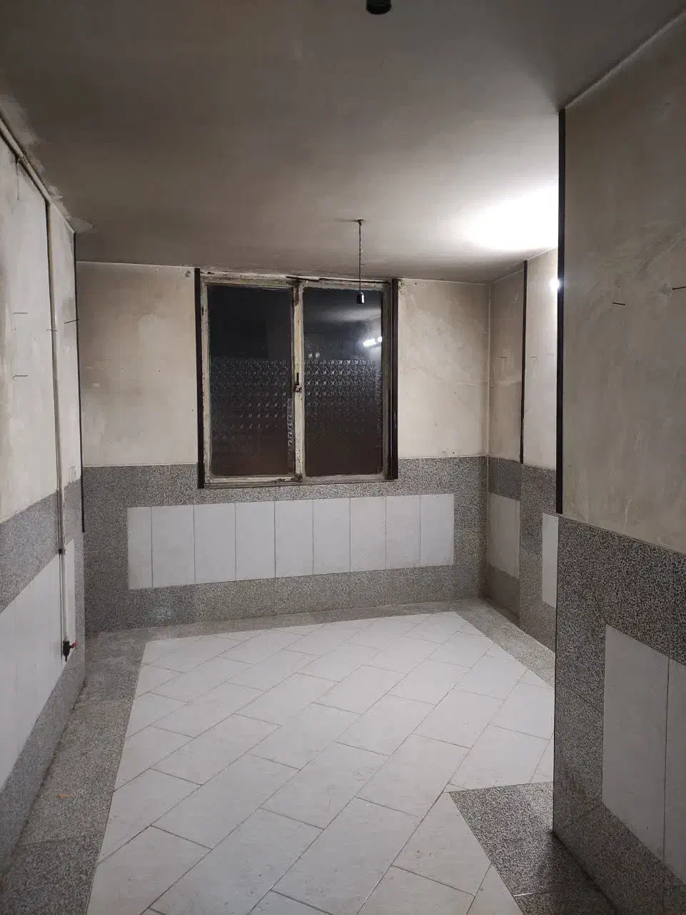 رهن و اجاره یک سوئیت و دو باب مغازه نزدیک پیام نور|اجارهٔ آپارتمان|خمینیشهر, |دیوار