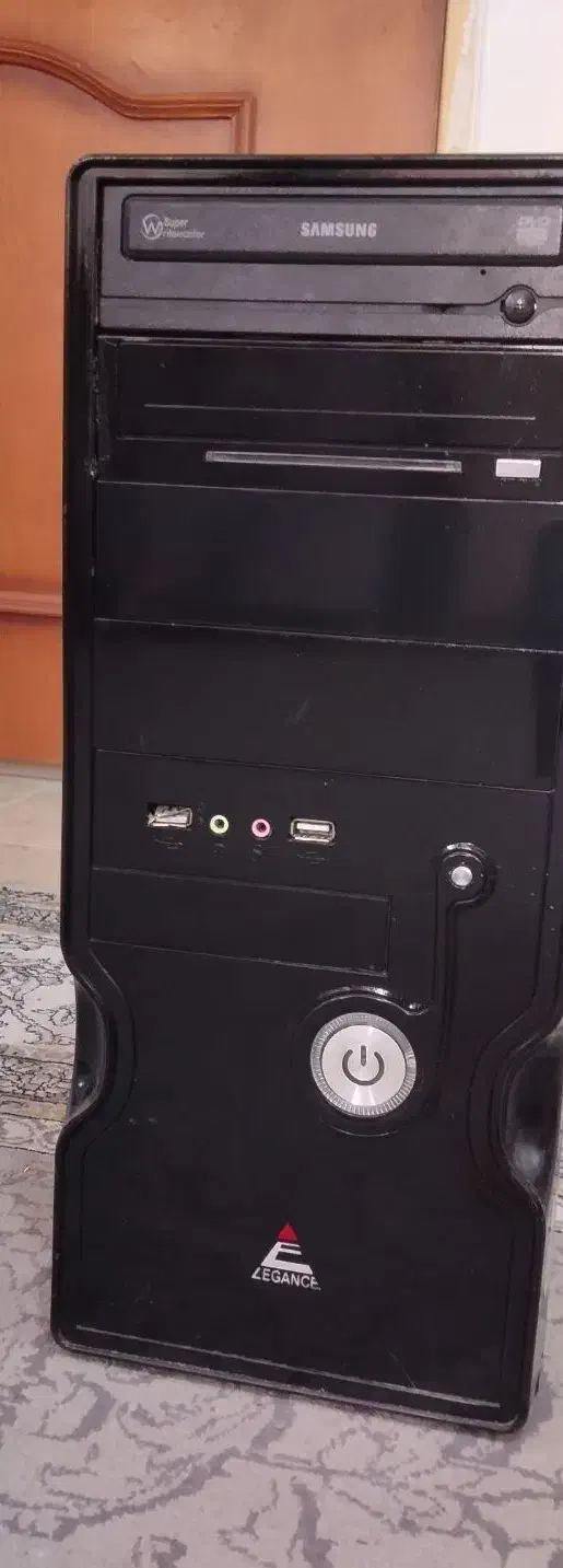 کیس کامپیوتر|رایانه رومیزی|بروجرد, |دیوار