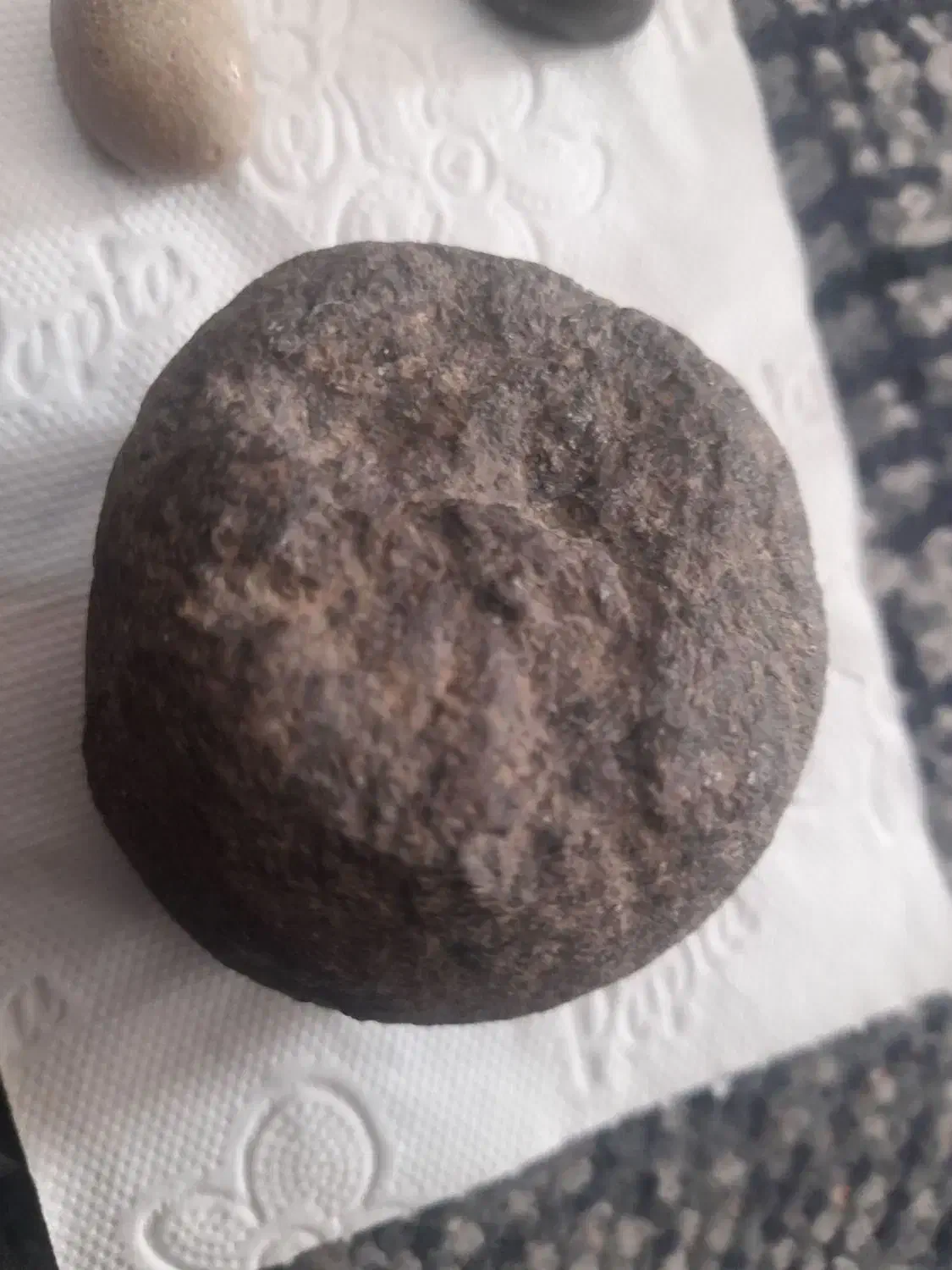 چند تا سنگ قدیمی ارزش دار|کلکسیون اشیاء عتیقه|ازنا, |دیوار