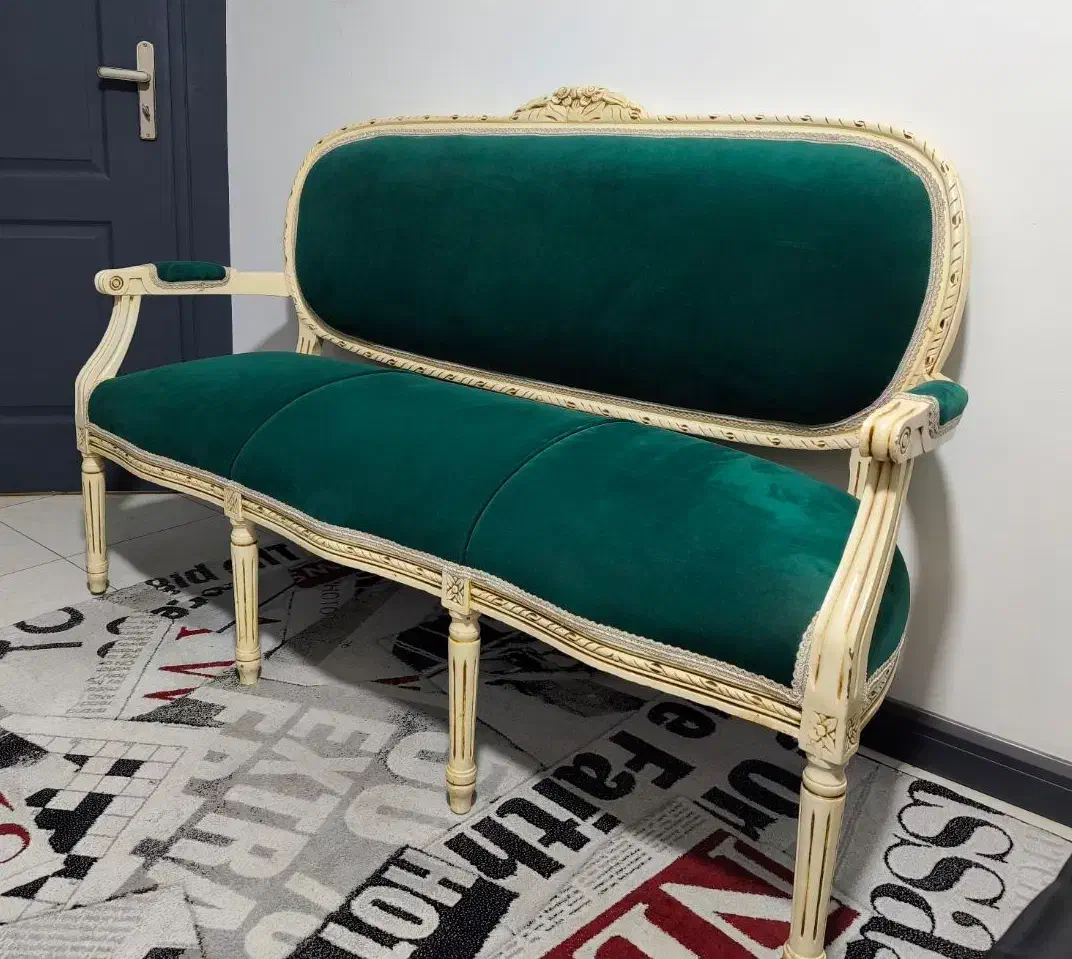 مبل کلاسیک|مبلمان خانگی و میز عسلی|شیراز, فرهنگ شهر|دیوار