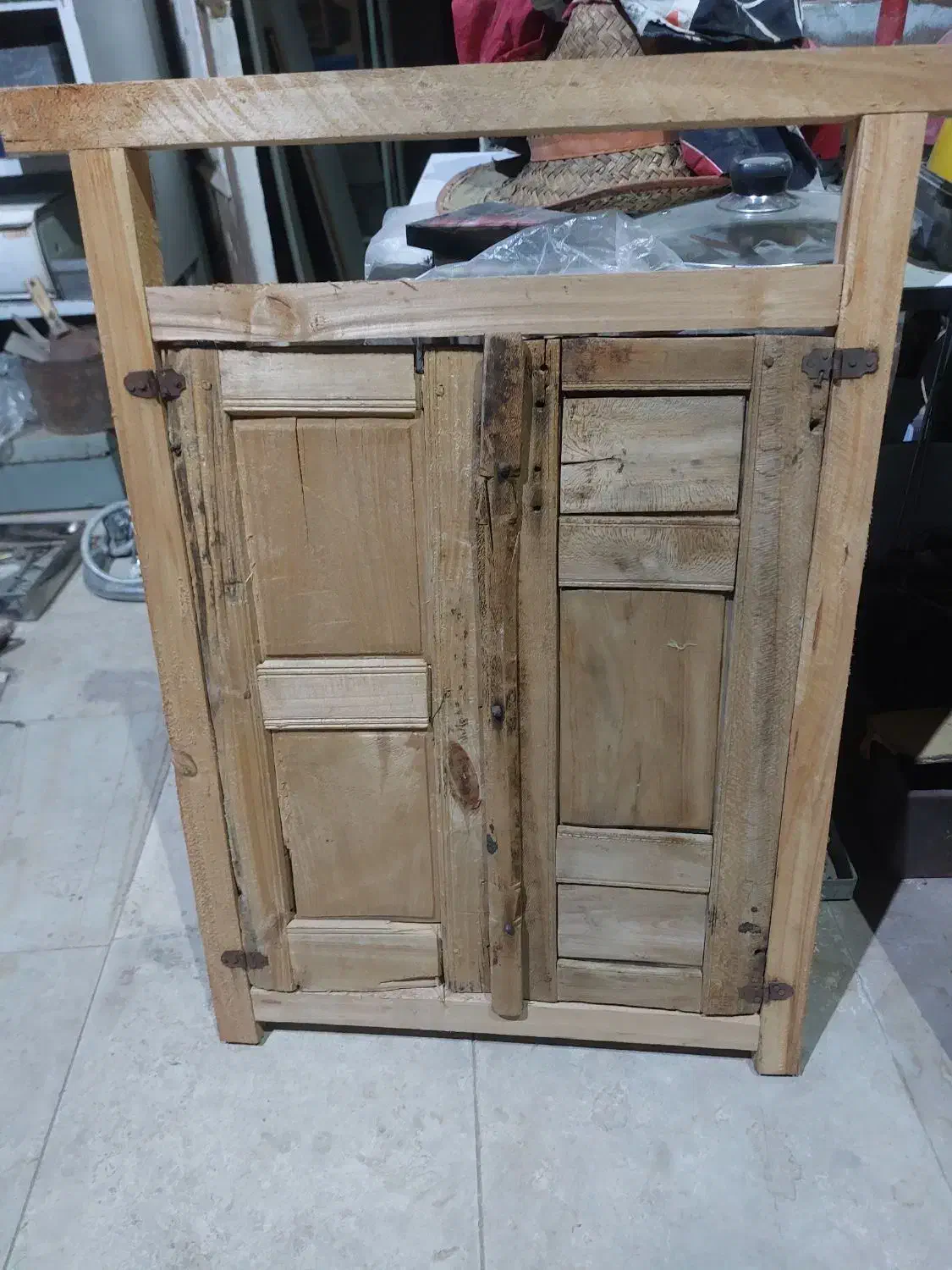 پنجره های خونه مادربزرگه هزارتا قصه داره|کلکسیون اشیاء عتیقه|تهران, آبشار|دیوار