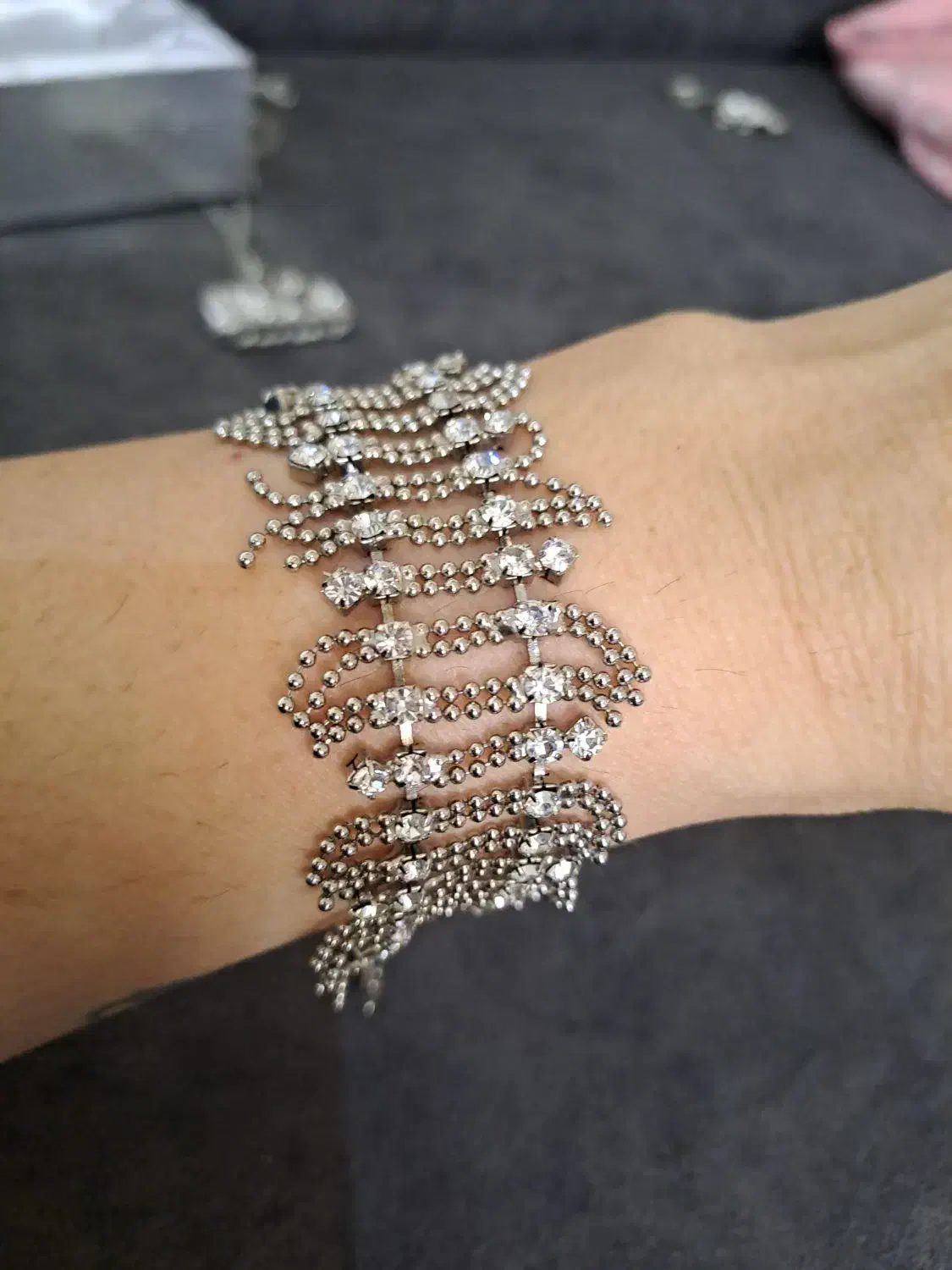 گردنبند صدفی و دستبند نگین دار|بدلیجات|مشکین‌دشت, |دیوار