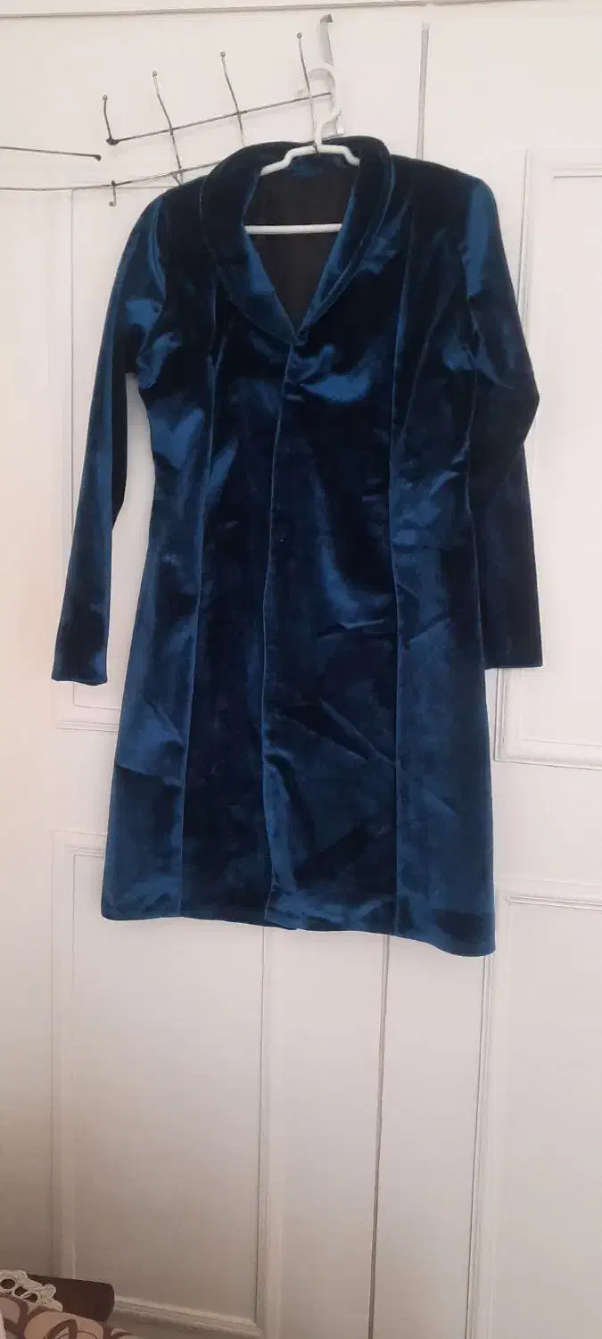 پالتومخمل آبی خوش رنگ|لباس|بلده, |دیوار