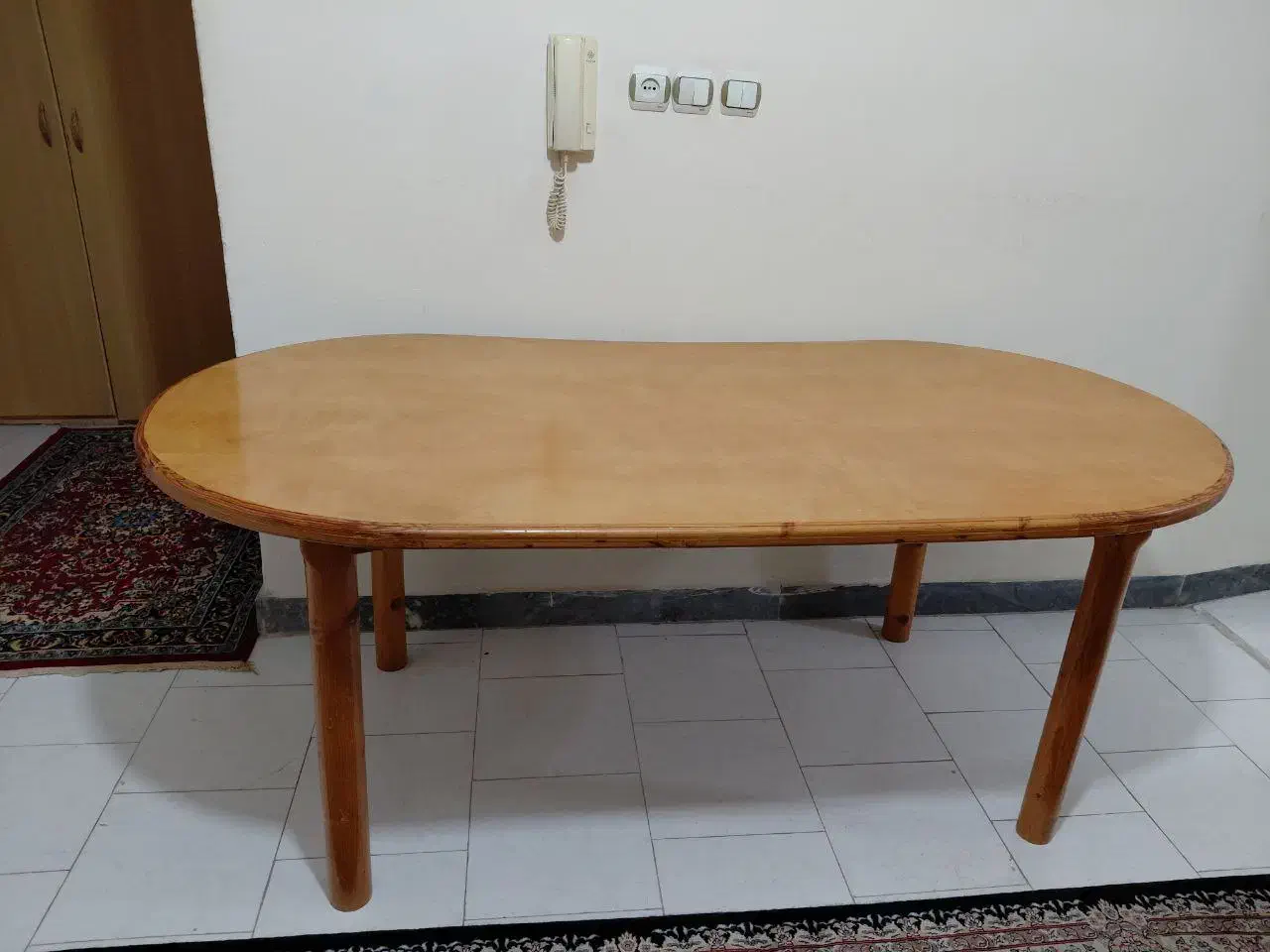 میز ۸نفره|میز و صندلی غذاخوری|رشت, استادسرا|دیوار