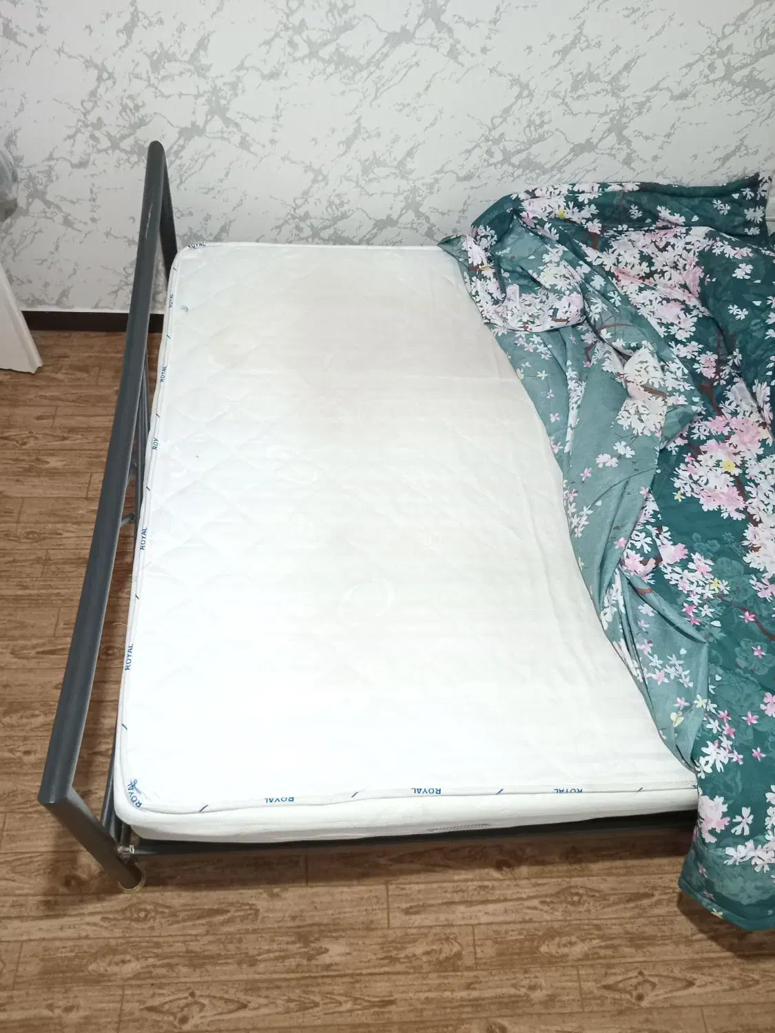 مبل دو نفره|تخت و سرویس خواب|اندیشه, شهرک کوثر|دیوار