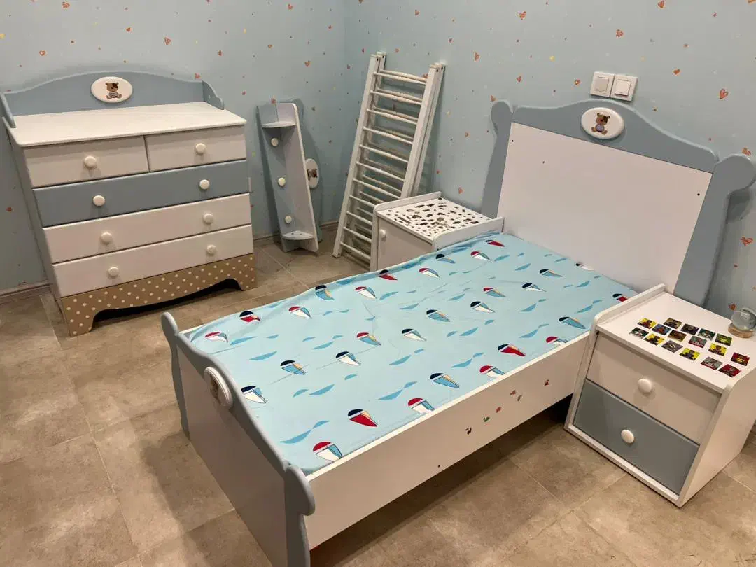 سرویس تخت کودک آپادانا و تخت کنار مادر،صندلی ماشین|تخت و سرویس خواب|شیراز, شهرک برف فروشان|دیوار