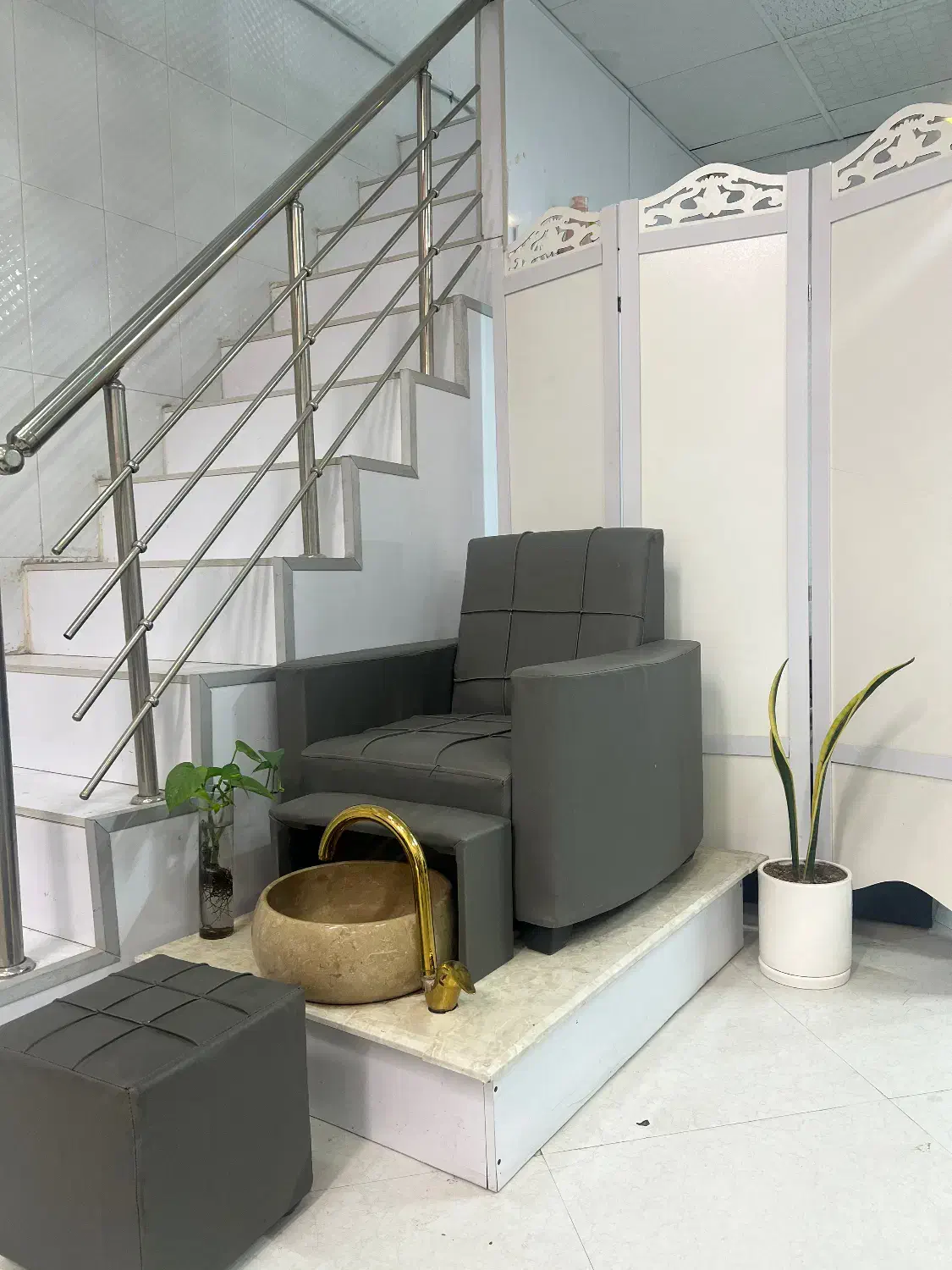 اجاره لاین سالن زیبایی|خدمات آرایشگری و زیبایی|نیشابور, هفده شهریور|دیوار