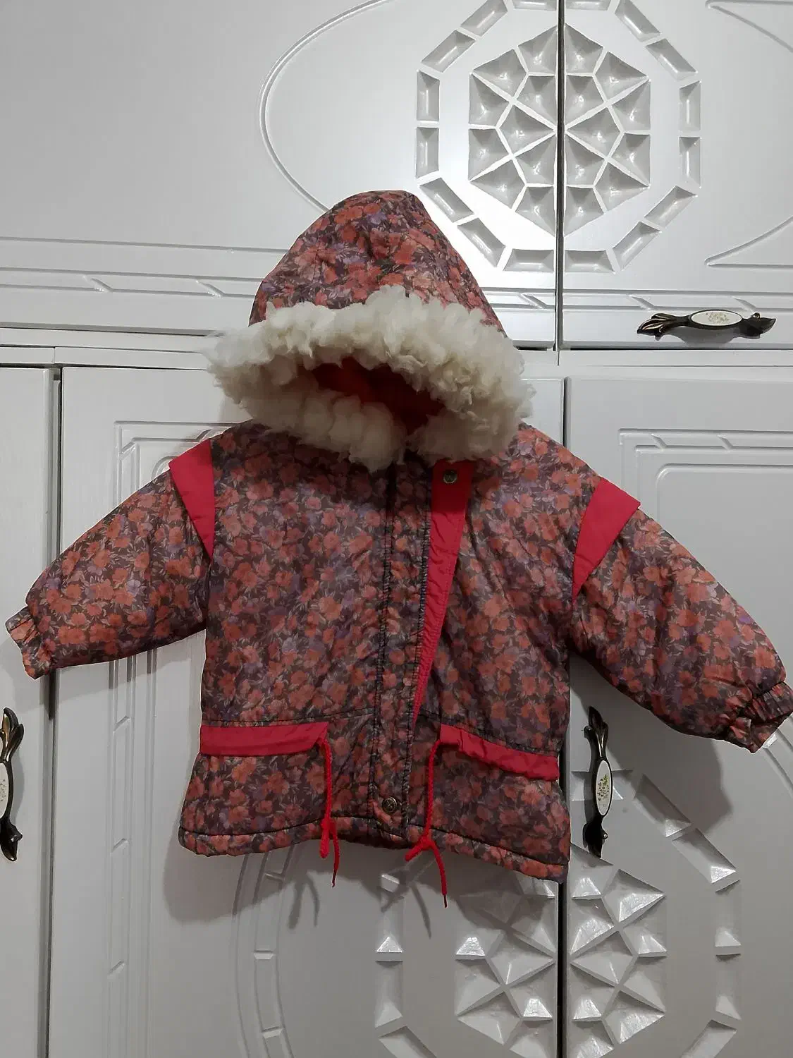 کاپشن دخترانه|کفش و لباس بچه|بومهن, |دیوار