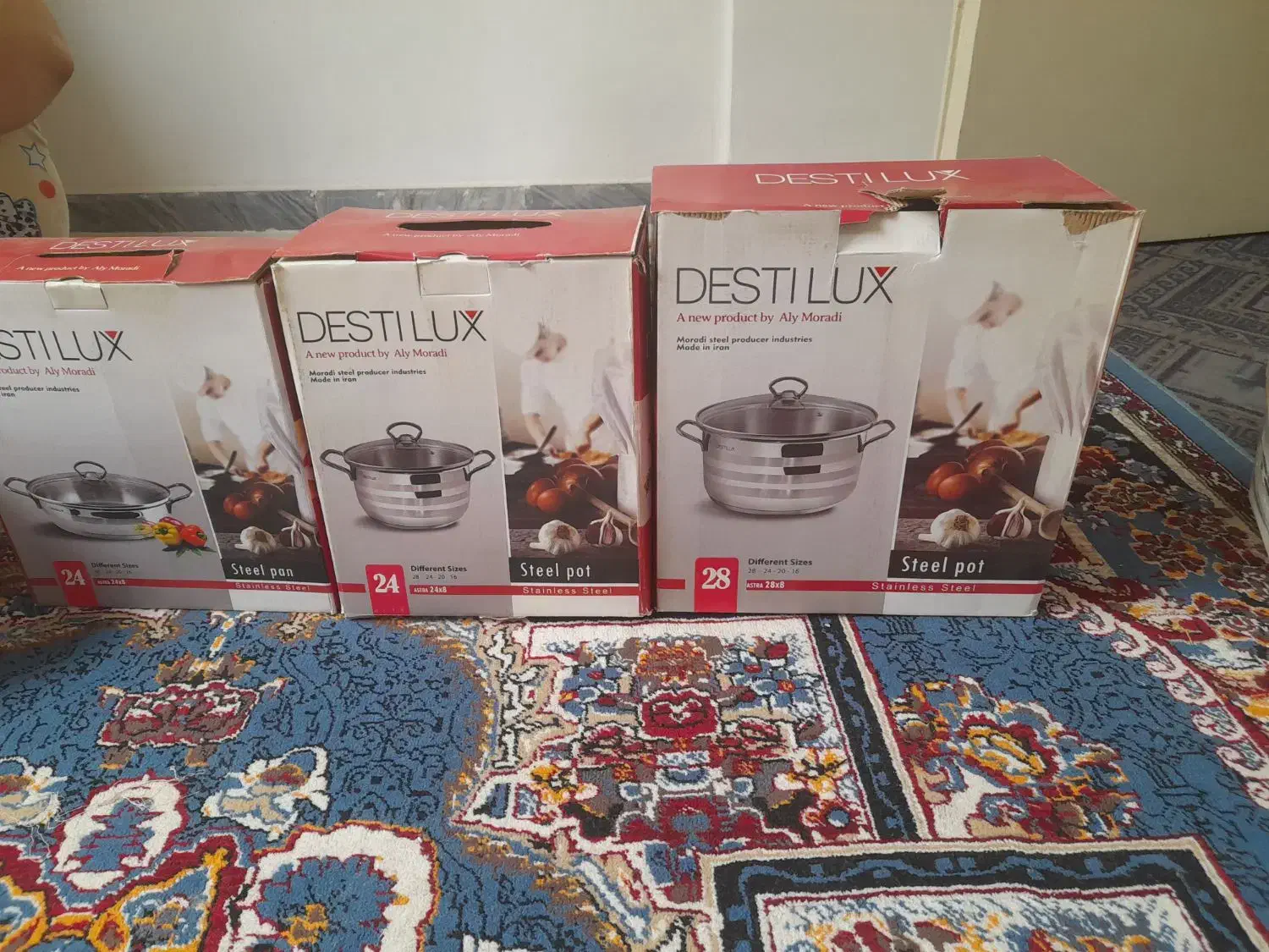 سرویس قابلمه استیل|ظروف پخت‌وپز|کرج, مصباح|دیوار