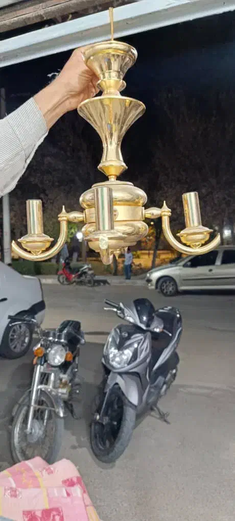 دو عدد لوستر|لوستر و چراغ آویز|یزد, |دیوار