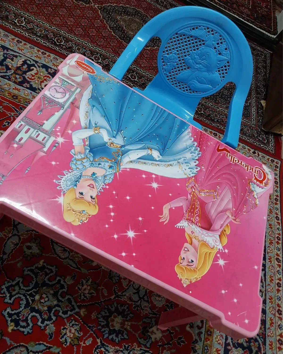 میز تحریر پلاستیک بچه دانش آموزی|اسباب و اثاث بچه|مراغه, |دیوار