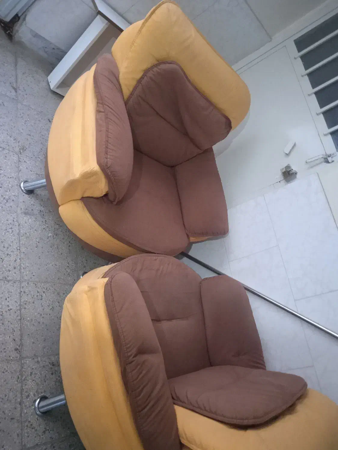 راحتی تک نفره بزرگ|مبلمان خانگی و میز عسلی|قزوین, |دیوار