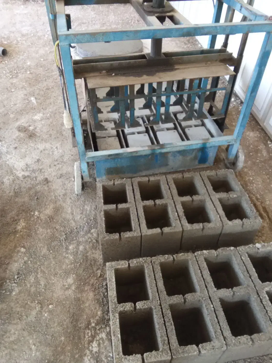 بلوک زن 4قالبه|ماشینآلات صنعتی|ایجرود, |دیوار