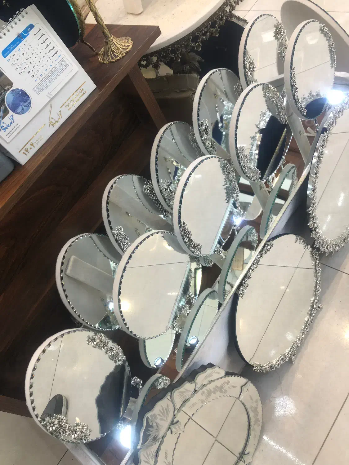 اینه کوچک|آینه|رشت, بازار|دیوار