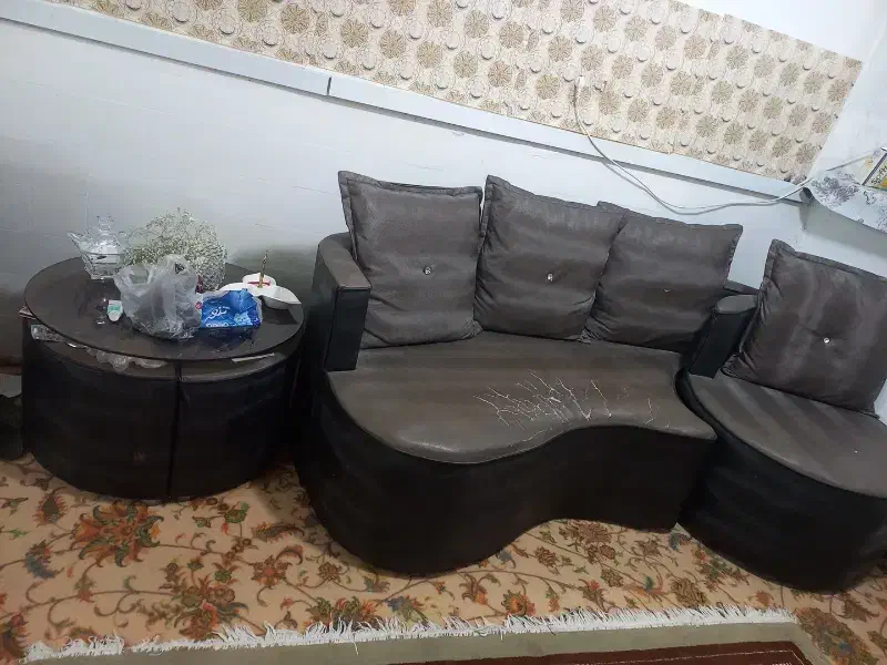 سلام هرکی خواست بیادببره|مبلمان خانگی و میز عسلی|قم, نیروگاه|دیوار