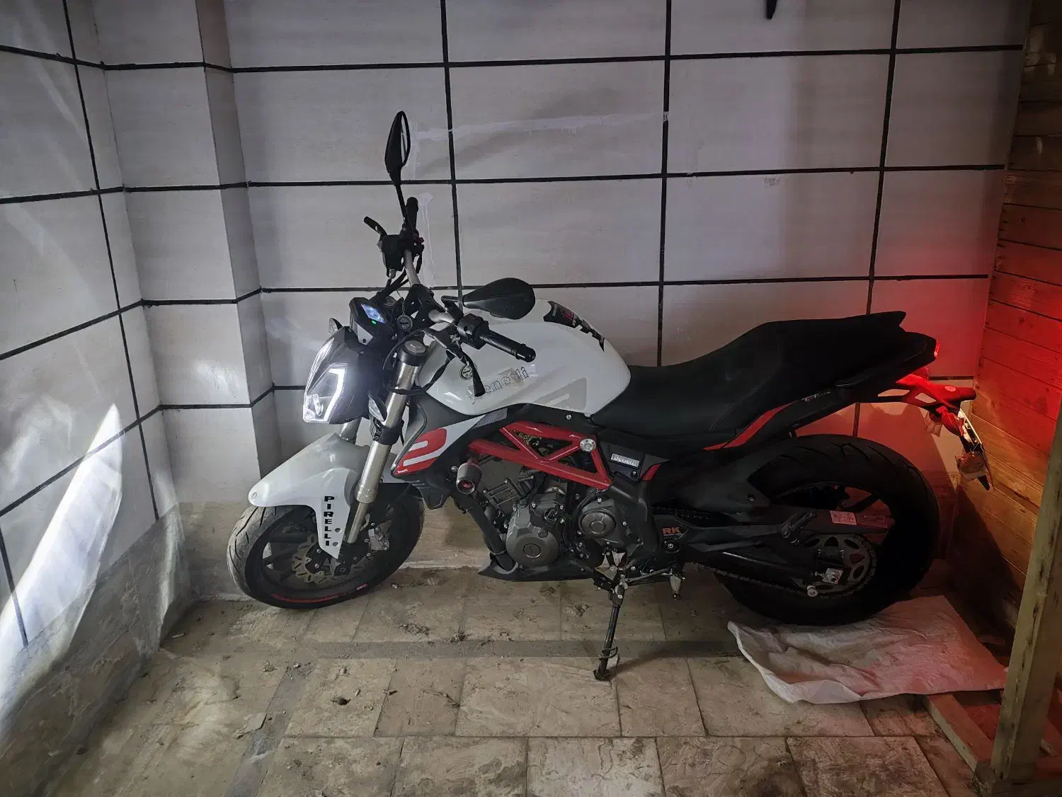 بنلی جفت 300|موتورسیکلت|دماوند, گیلاوند|دیوار