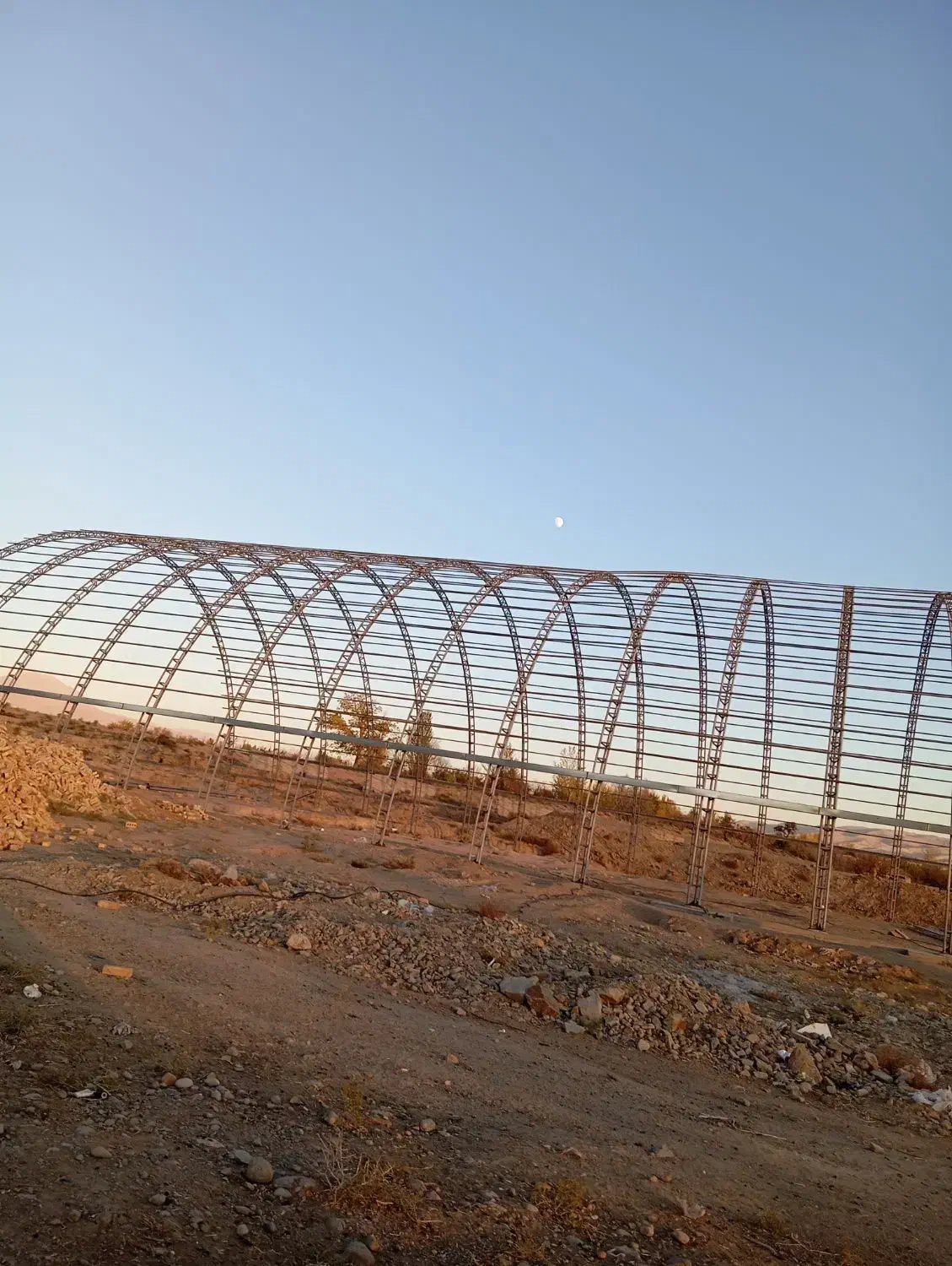 استخدام نیروی بالا رو جهت نصب ورق سالن|استخدام صنعتی، فنی، مهندسی|مرند, |دیوار