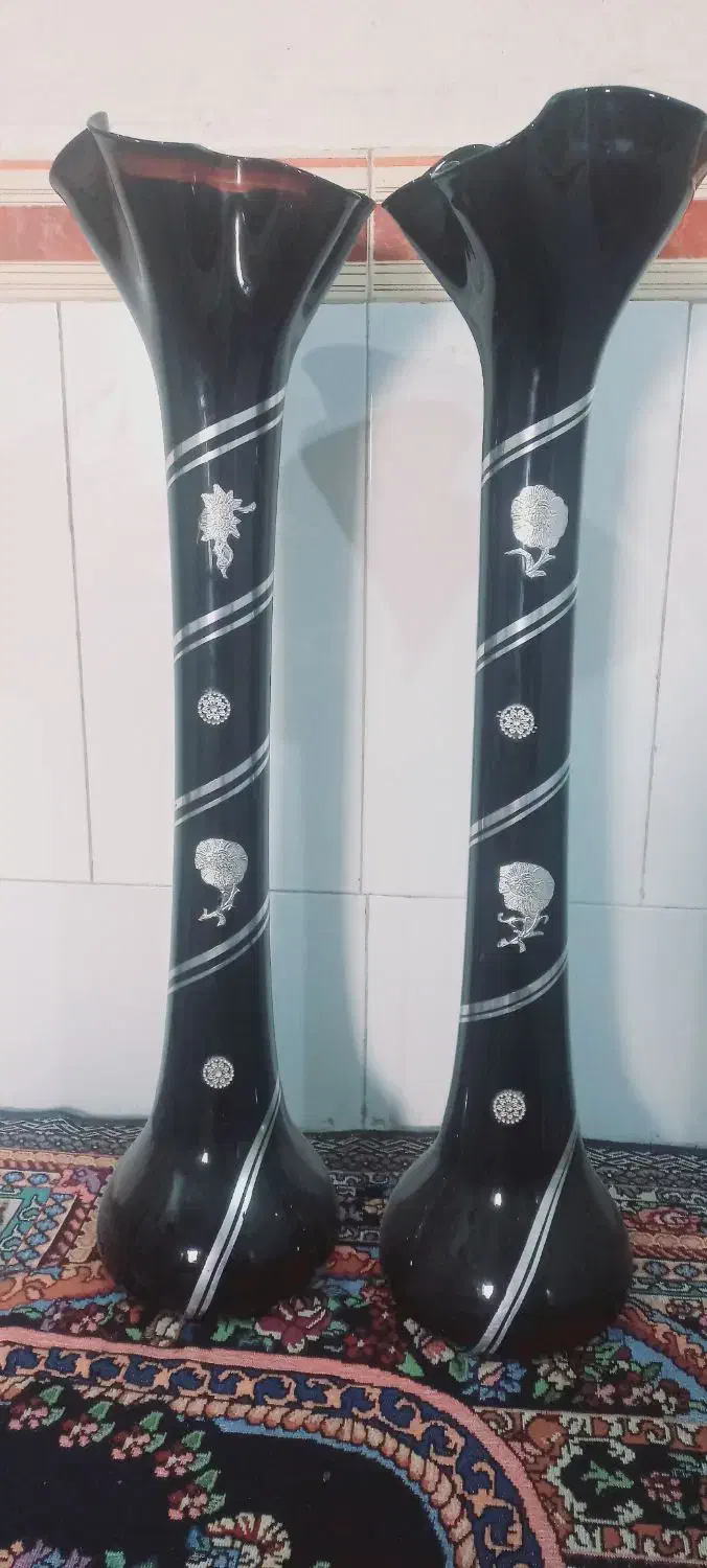 گلدان  سالم   هردو باهم۸۰۰ تومن|صنایع دستی و سایر لوازم تزئینی|بندر ماهشهر, |دیوار