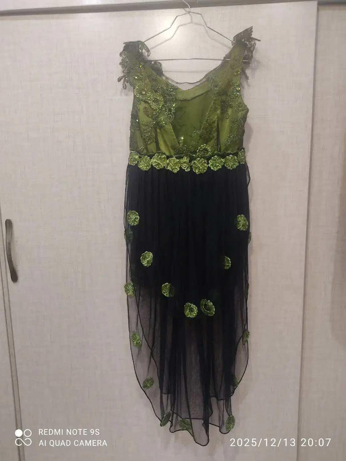 فروش تعدادی لباس مجلسی|لباس|لاهیجان, کوی خزر|دیوار