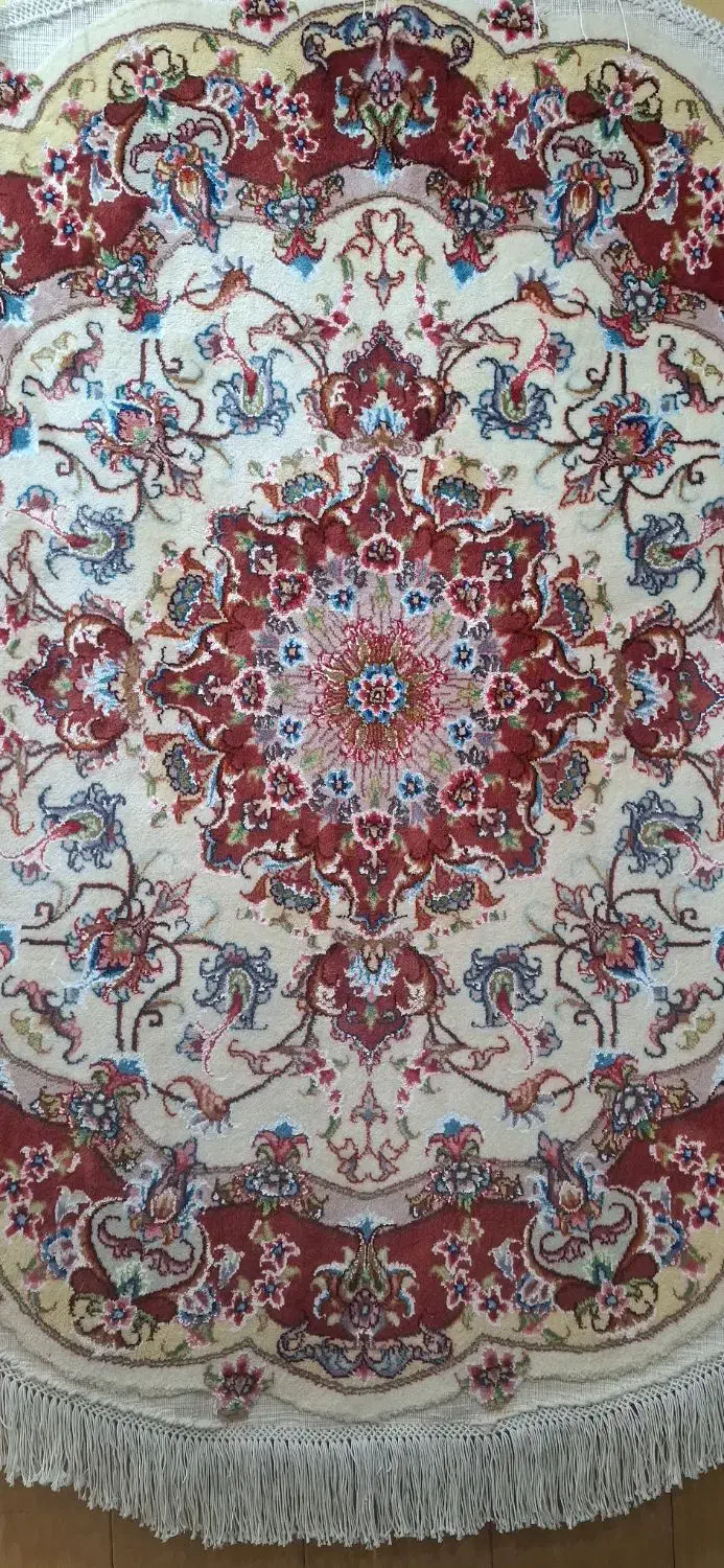 فرش دایره اندازه یک متر ونیم در یک متر ونیم|فرش|تبریز, |دیوار