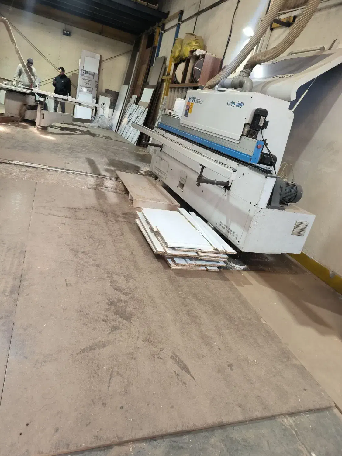 به یک کارگر ساده و کمک برشکار نیازمندیم|استخدام صنعتی، فنی، مهندسی|قیامدشت - خاورشهر, |دیوار