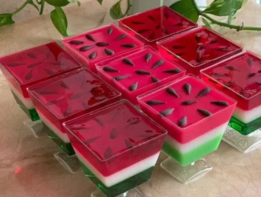 سفارش کیک ، دسر ، حلوا ، خرما پذیرفته میشود|خوردنی و آشامیدنی|مشهد, انقلاب|دیوار