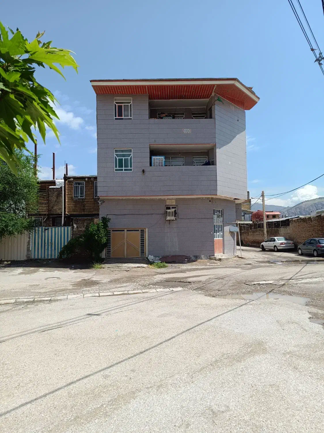 ساختمان مسکونی اسبستان نبش کوچه صدف دوم|فروش آپارتمان|خرمآباد, |دیوار