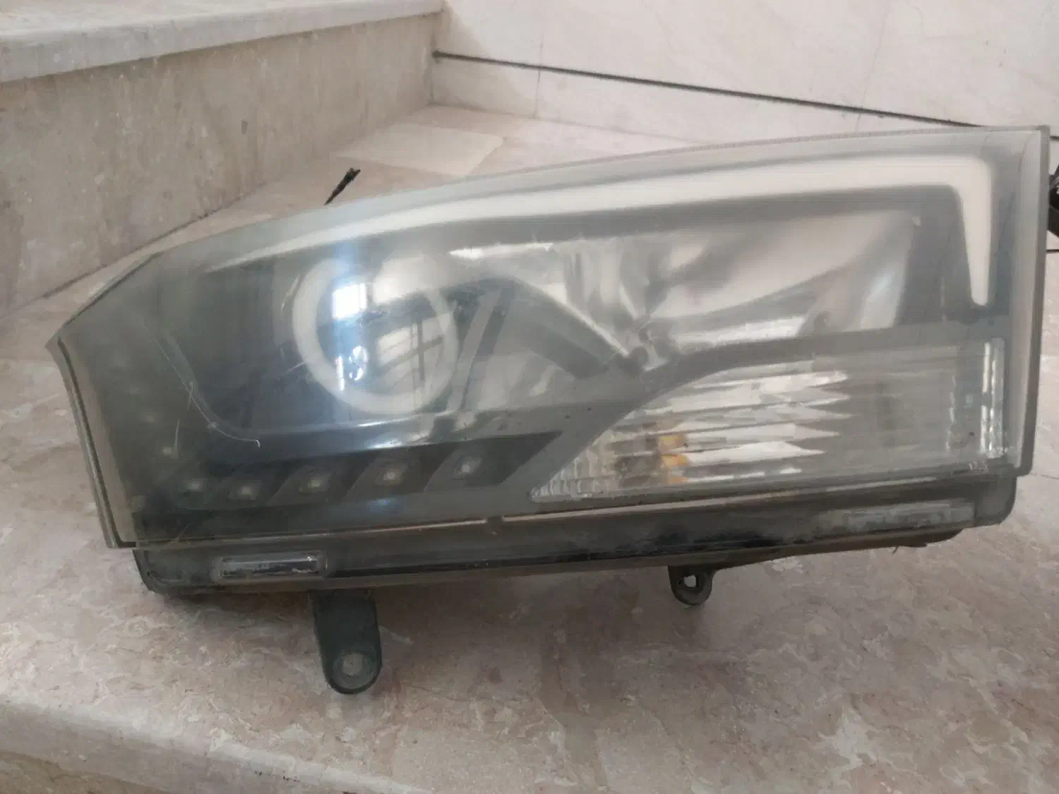 چراغ جلو دنا|قطعات یدکی و لوازم جانبی|اصفهان, شفق|دیوار