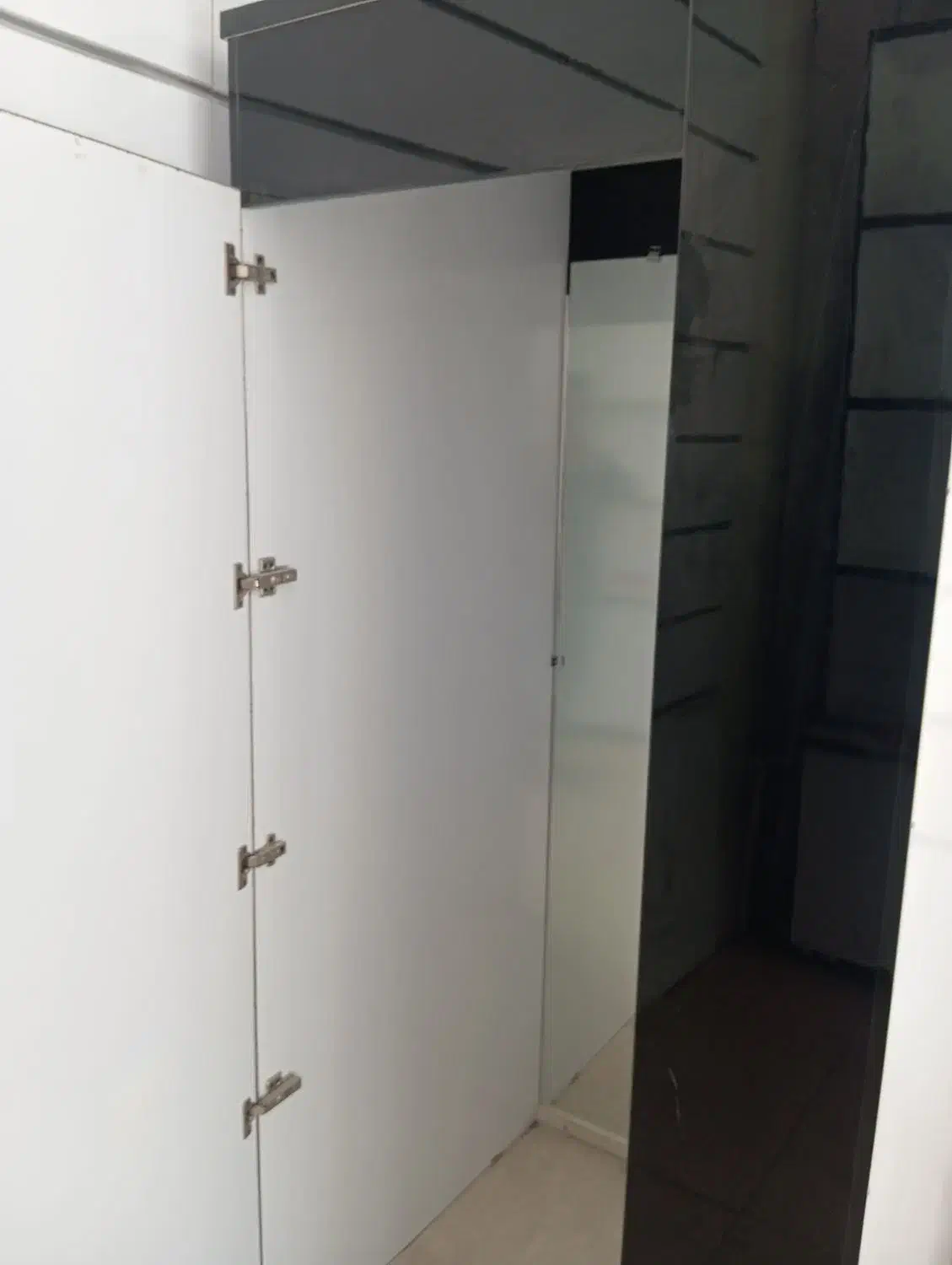 اتاق پرو‌ف ، میز ، دزد گیر و تگ و  مانکن مردانه|فروشگاه و مغازه|خمین, |دیوار