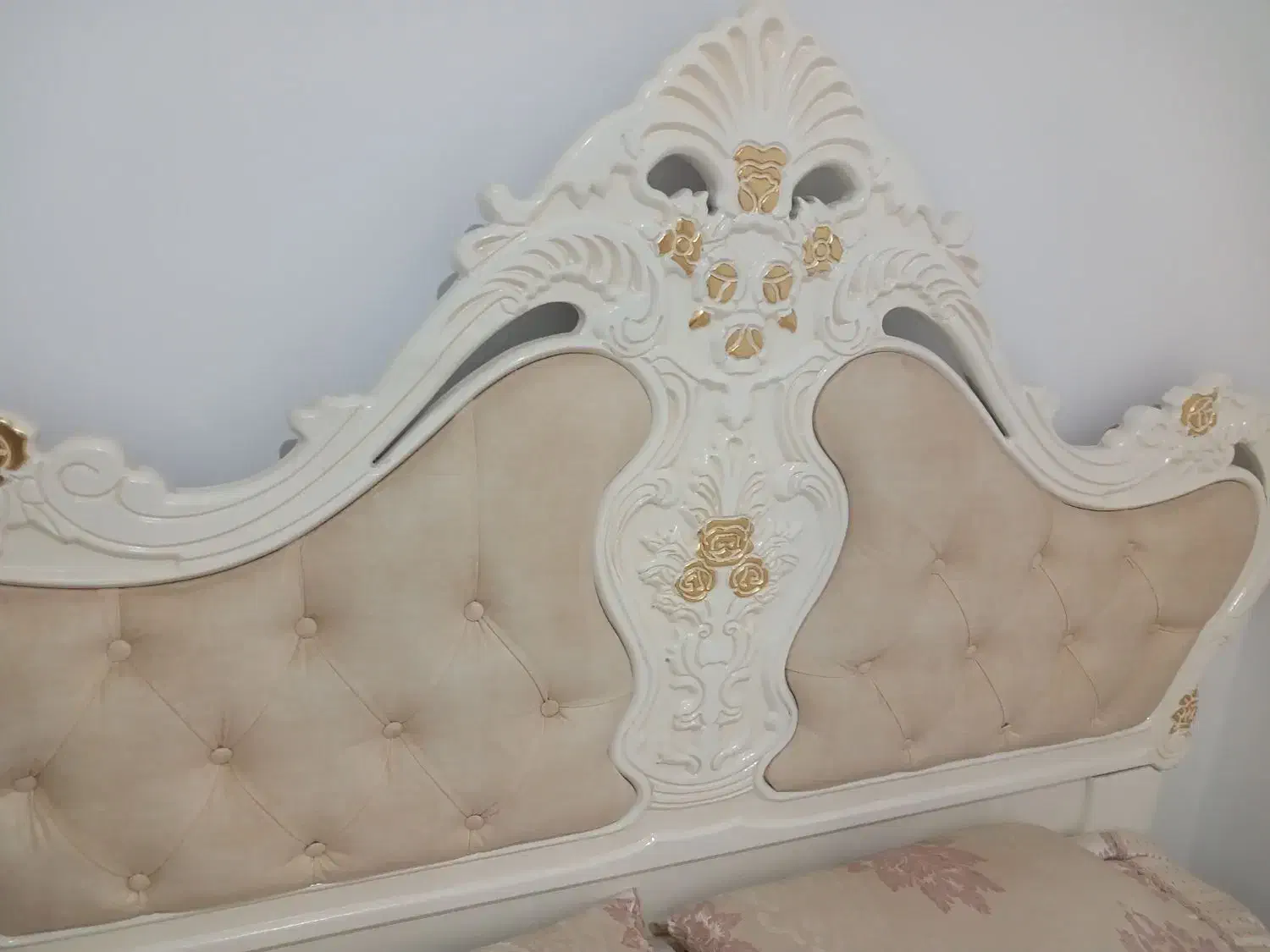 تخت خواب و تشک و دوتا پاتختی سالم و شیک|تخت و سرویس خواب|خرمدره, |دیوار