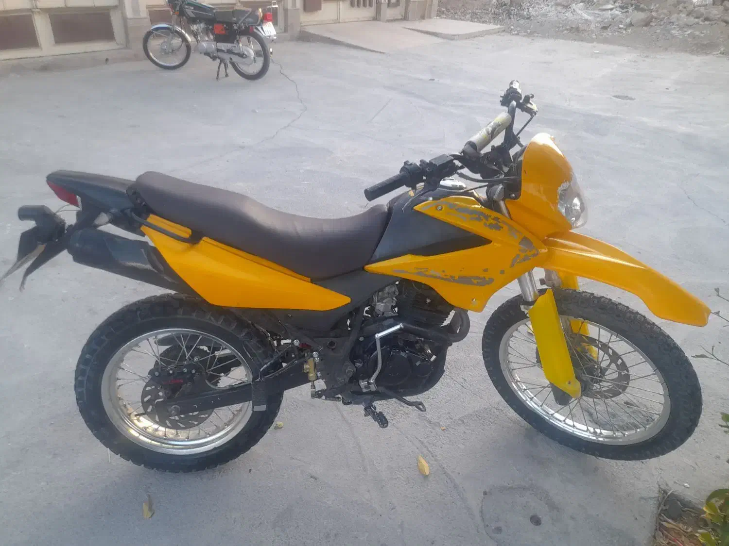 رادیسون ۲۵۰|موتورسیکلت|باغ ملک, |دیوار