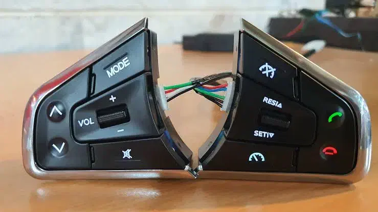 مانیتوروکلیدفرمان ساینا وکوییک|قطعات یدکی و لوازم جانبی|بم, |دیوار